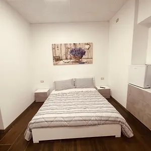 Alojamento de Acomodação e Pequeno-almoço Maura's, Gallarate